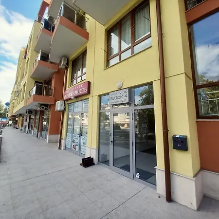 Central Nessebar Beach Apartment شقة *